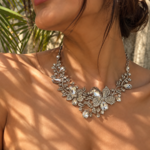 WHITE CRYSTAL GARDEN EARRINGS AND NECKLACE SET